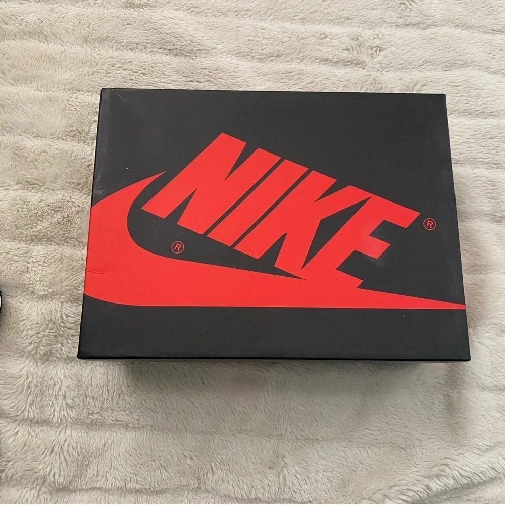 Jordan 1 Retro High Kids Black White Volt University Gold GS Sneakers Size 5Y